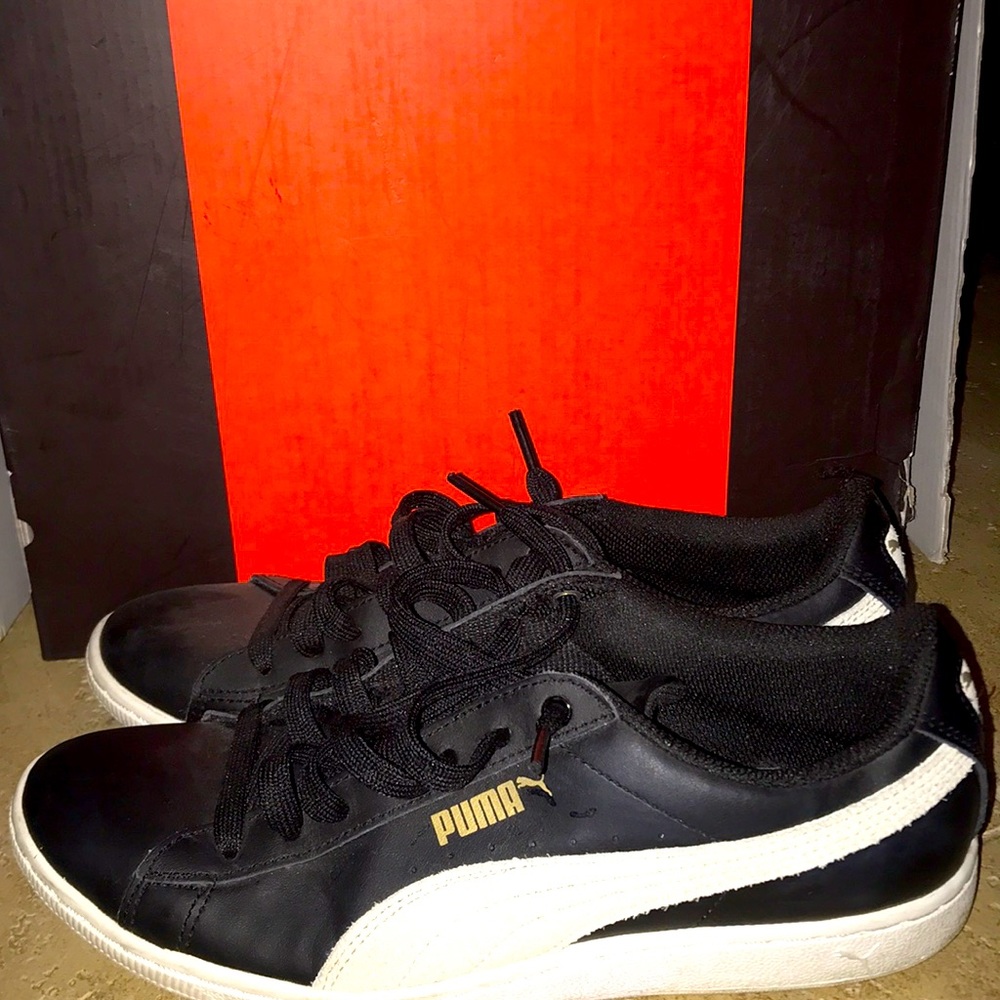 Black and white pumas